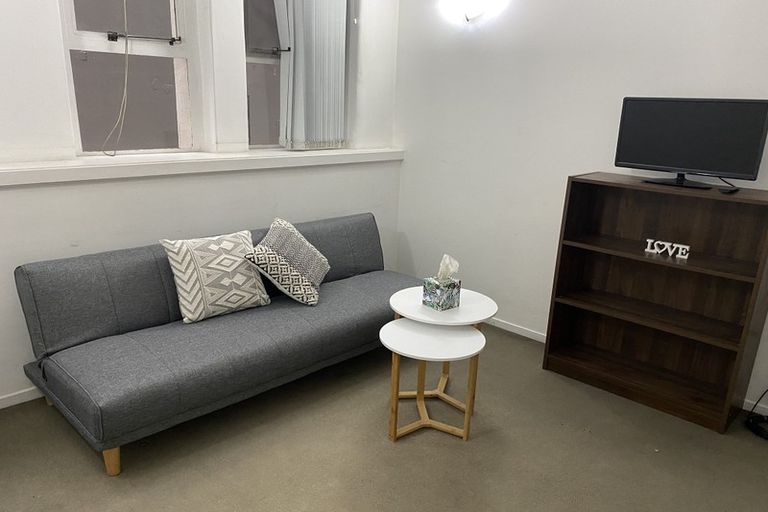 Photo of property in Guardian Apartments, 324/105 Queen Street, Auckland Central, Auckland, 1010