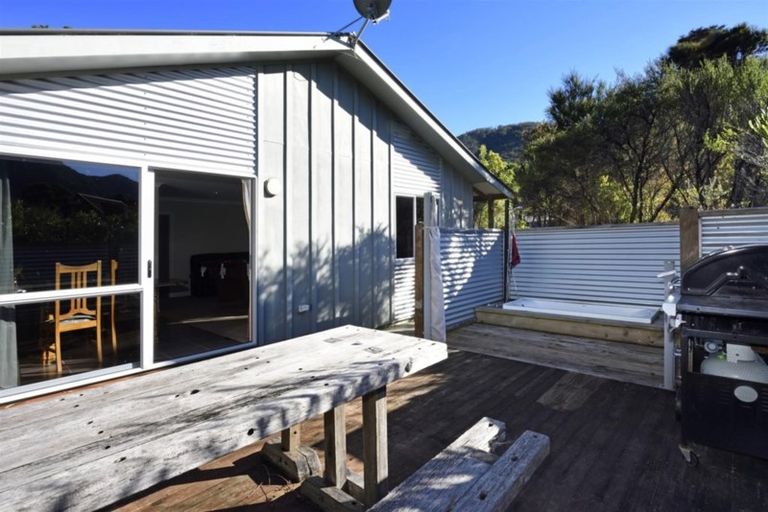 Photo of property in 11 Kaimiko Place, Okiwi Bay, French Pass, 7193