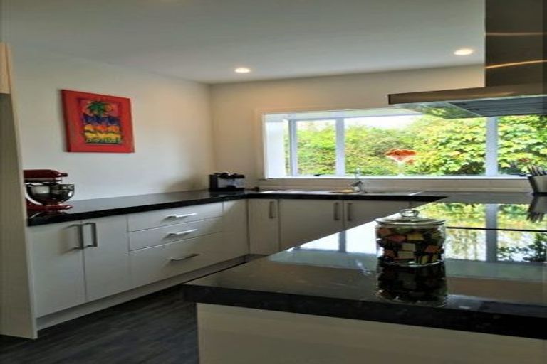 Photo of property in 9 Hampton Place, Burnside, Christchurch, 8053