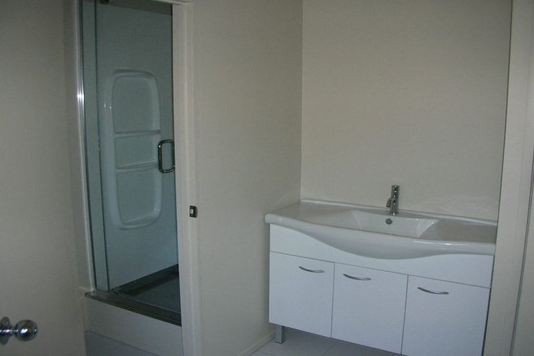 Photo of property in 4/205 Lake Road, Belmont, Auckland, 0622