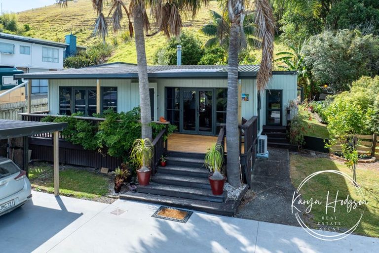 Photo of property in 10 Regent Street, Whakapirau, Maungaturoto, 0583