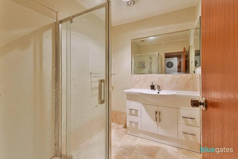 Photo of property in 2/215 Shirley Road, Papatoetoe, Auckland, 2025