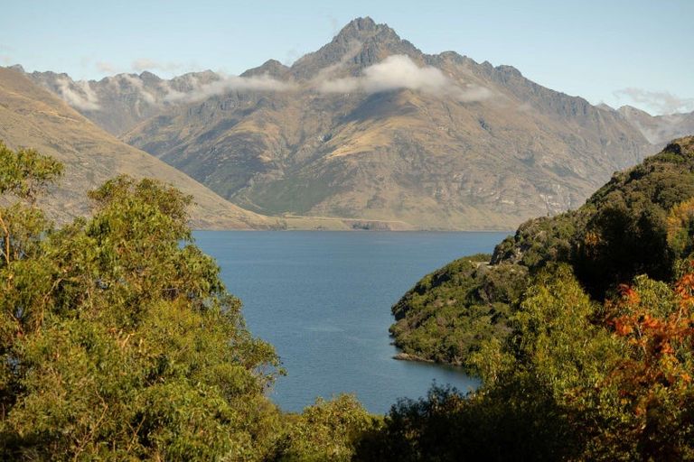 Photo of property in 81 Arawata Terrace, Sunshine Bay, Queenstown, 9300