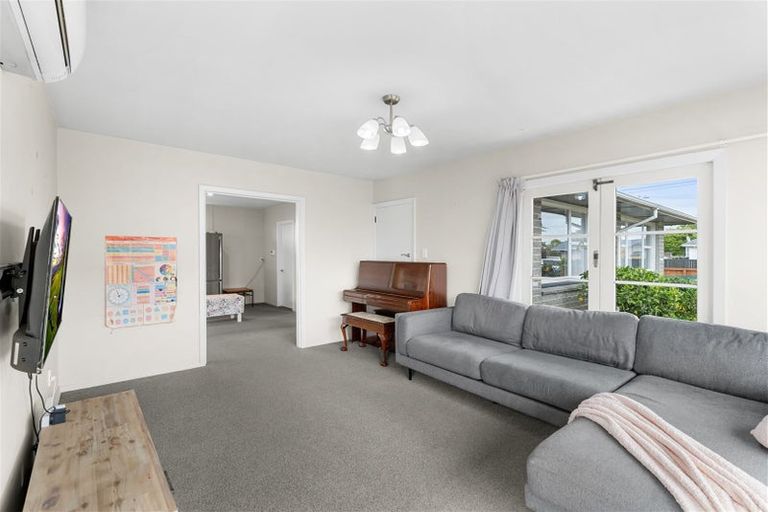 Photo of property in 38 Chedworth Avenue, Bishopdale, Christchurch, 8053