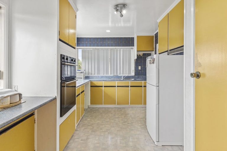 Photo of property in 20 Lynmore Drive, Hillpark, Auckland, 2102