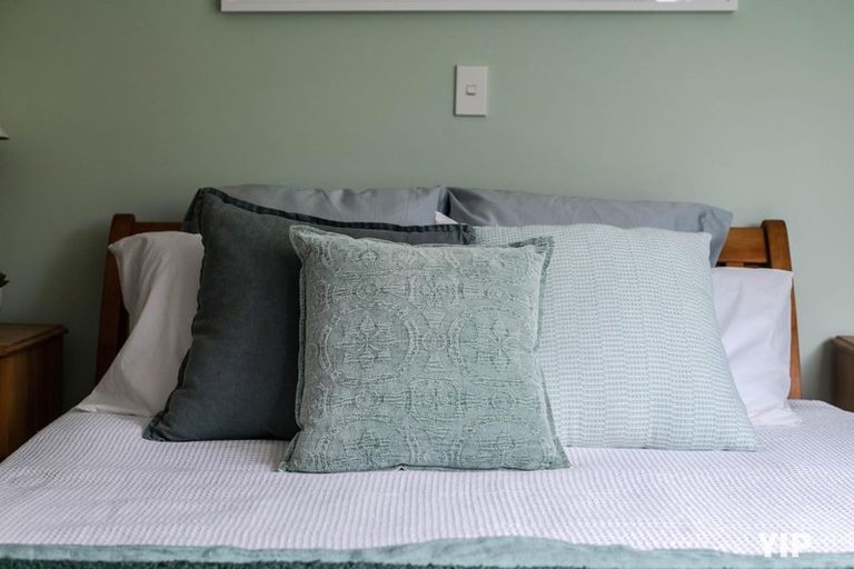 Photo of property in 4 Meadowcroft Grove, Johnsonville, Wellington, 6037