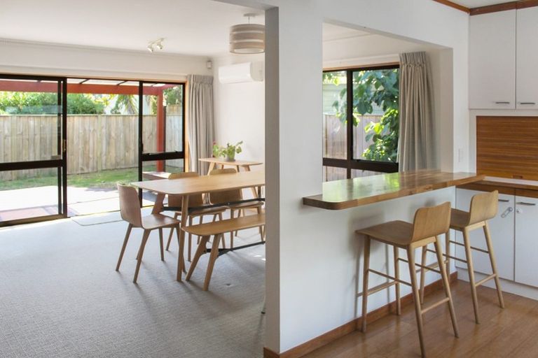 Photo of property in 2 Montgomery Terrace, Hokowhitu, Palmerston North, 4410