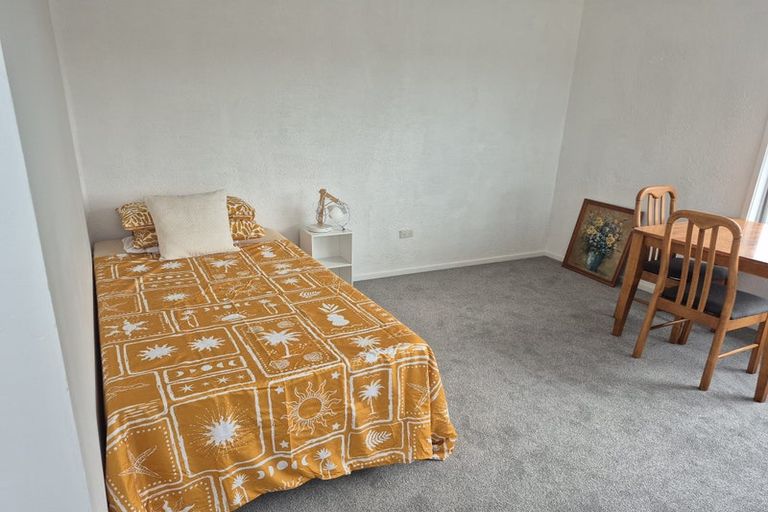 Photo of property in 12 Lincoln Place, Levin, 5510