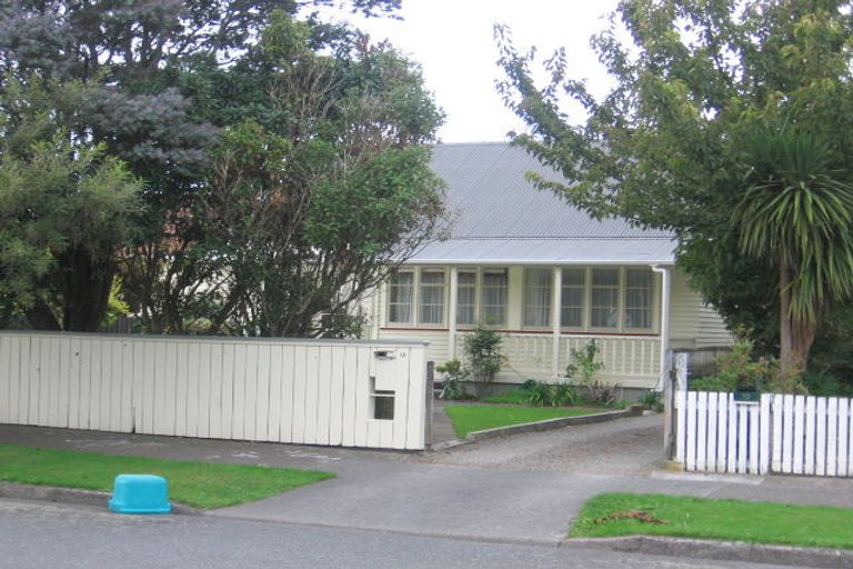 Photo of property in 12 Purser Grove, Fairfield, Lower Hutt, 5011