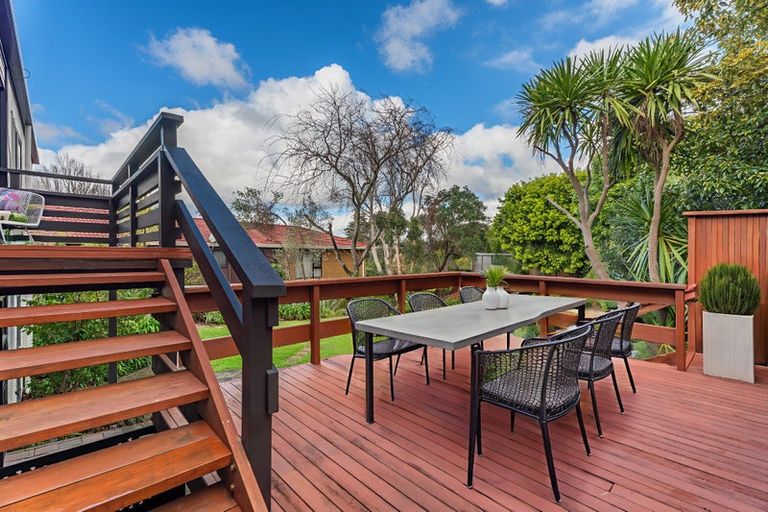 Photo of property in 11 Stevenson Way, Cockle Bay, Auckland, 2014