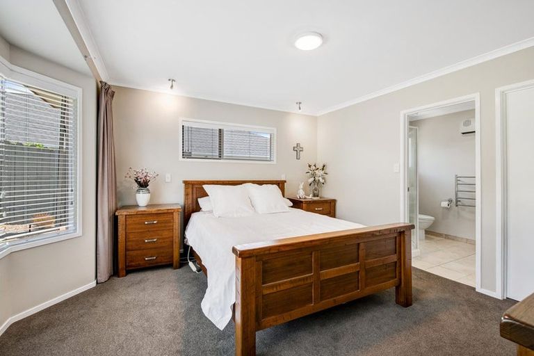 Photo of property in 7 Kingtide Place, Red Beach, 0932