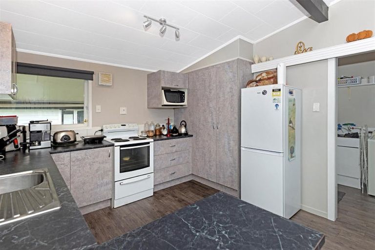 Photo of property in 1 Donna Street, Outer Kaiti, Gisborne, 4010