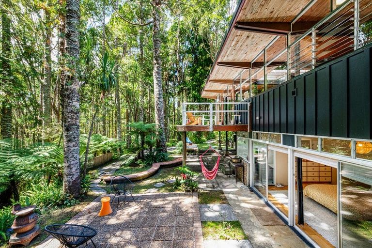 Photo of property in 30 Kopiko Road, Titirangi, Auckland, 0604