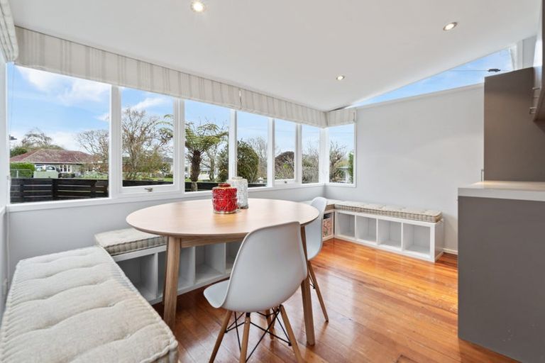 Photo of property in 35 Riverhead Road, Kumeu, 0810