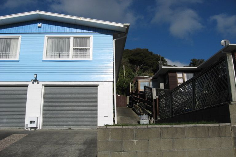 Photo of property in 27 Holland Street, Wainuiomata, Lower Hutt, 5014
