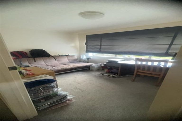Photo of property in 2/11 Takutai Avenue, Bucklands Beach, Auckland, 2012