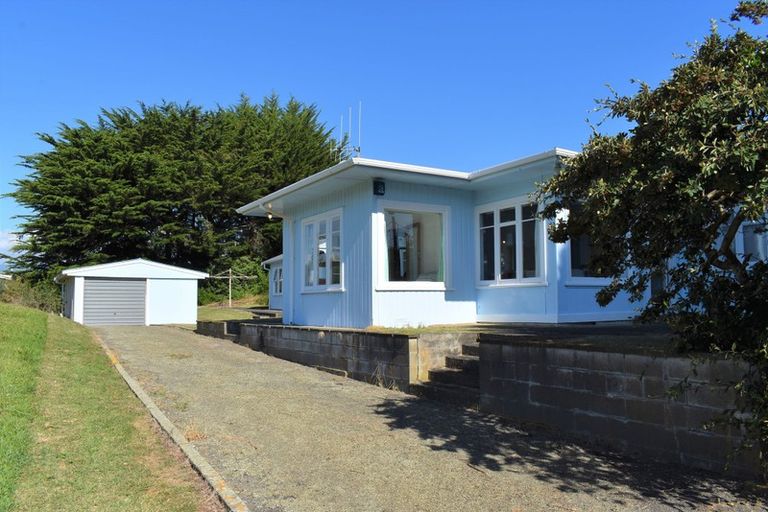 Photo of property in 17 Drake Street, Waikawa Beach, Manakau, 5573
