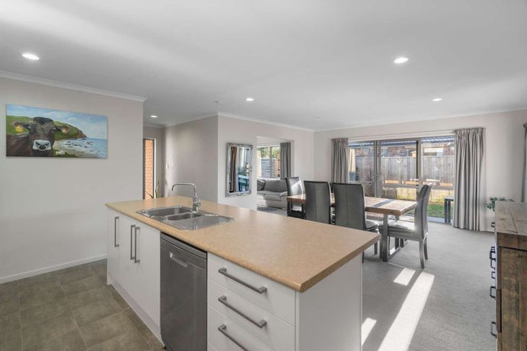 Photo of property in 39 Faringdon Boulevard, Rolleston, 7615