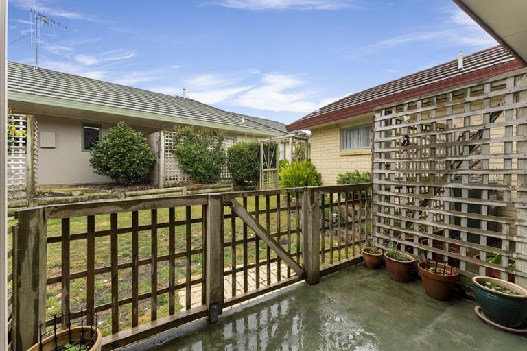 Photo of property in 3 Foxtail Fern, Kelvin Grove, Palmerston North, 4414