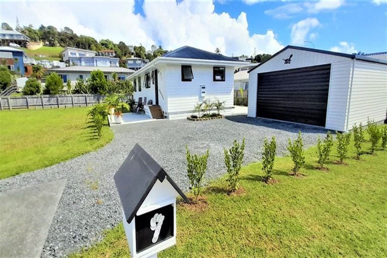 Photo of property in 9 Meenas Place, Cable Bay, 0420