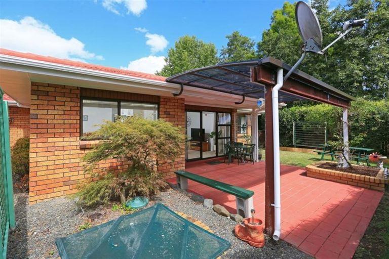 Photo of property in 2/104 Rathgar Road, Henderson, Auckland, 0610