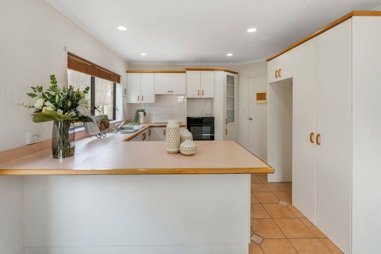 Photo of property in 1/47 Wiltshire Place, Somerville, Auckland, 2014