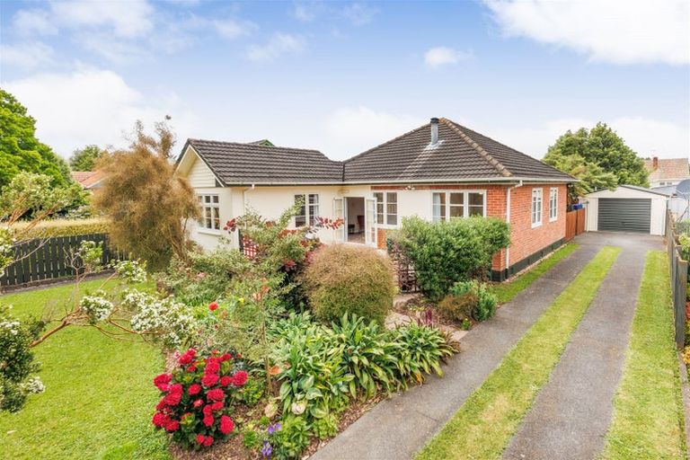 Photo of property in 55 Savage Crescent, West End, Palmerston North, 4412