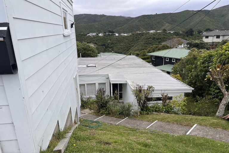 Photo of property in 142 The Ridgeway, Mornington, Wellington, 6021