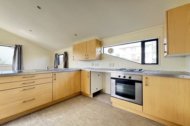 Photo of property in 28 Morere Street, Titahi Bay, Porirua, 5022