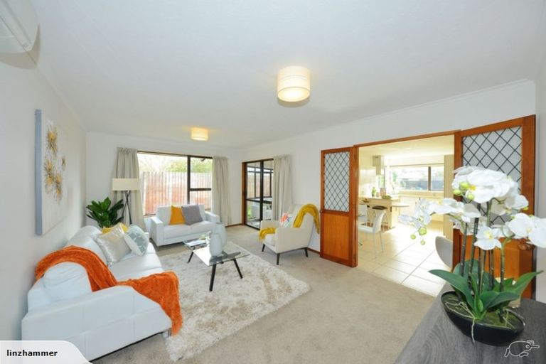 Photo of property in 2/39 Greenock Street, Redwood, Christchurch, 8051