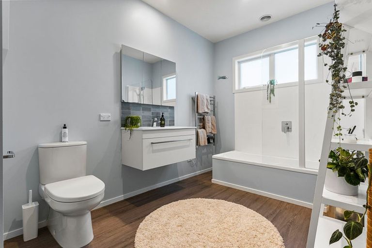 Photo of property in 72 Kiwitea Street, Sandringham, Auckland, 1041