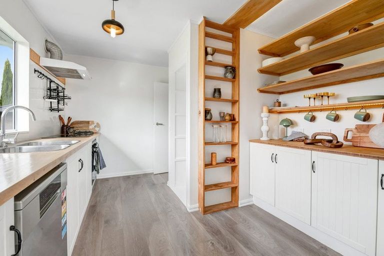 Photo of property in 129 Awaroa Road, Helensville, 0800