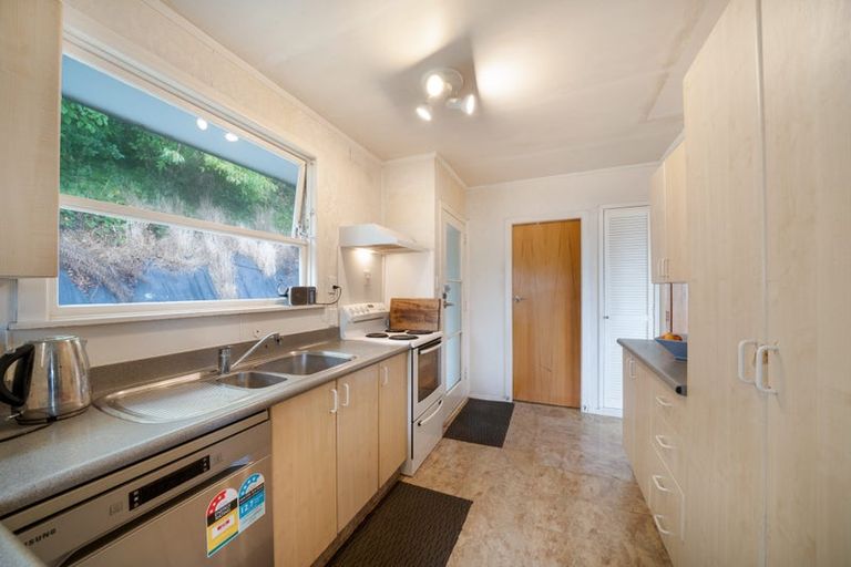 Photo of property in 3 Jonathan Way, Paparangi, Wellington, 6037