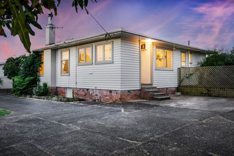 Photo of property in 158 View Road, Sunnyvale, Auckland, 0612