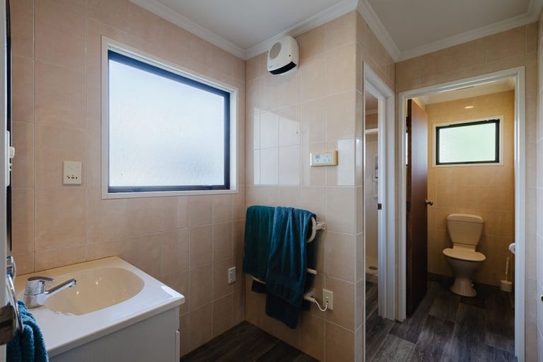 Photo of property in 23 Haast Place, Awapuni, Palmerston North, 4412