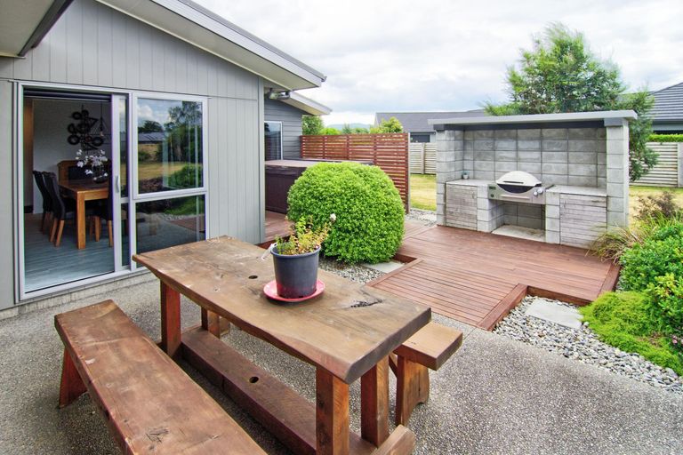 Photo of property in 6 Valkyrie Close, Carterton, 5713