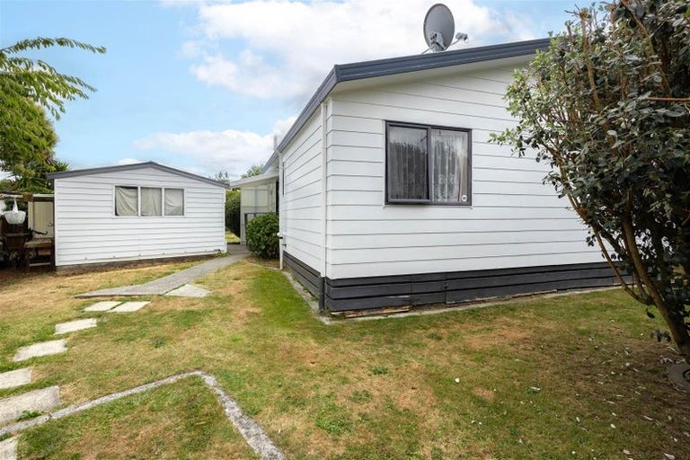 Photo of property in 3 Caulfield Place, Nawton, Hamilton, 3200