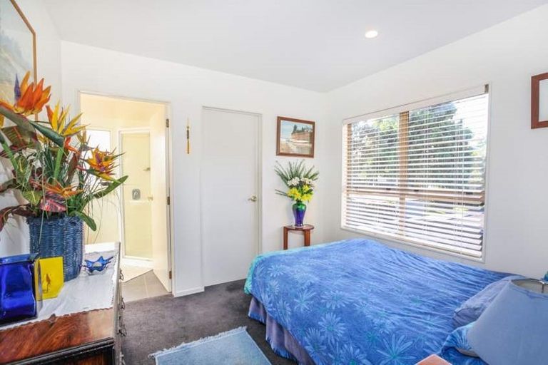 Photo of property in 4 Yeoman Place, Howick, Auckland, 2014