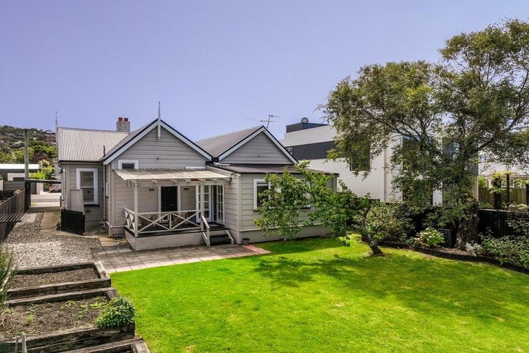 Photo of property in 24 Albert Street, Saint Clair, Dunedin, 9012