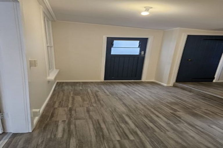 Photo of property in 19 Main Street, Hospital Hill, Napier, 4110