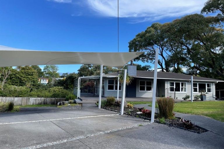 Photo of property in 124 Tiroroa Avenue, Te Atatu South, Auckland, 0610