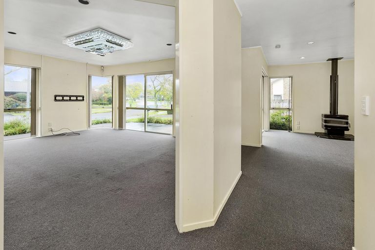Photo of property in 3 Gairloch Place, Wattle Downs, Auckland, 2103