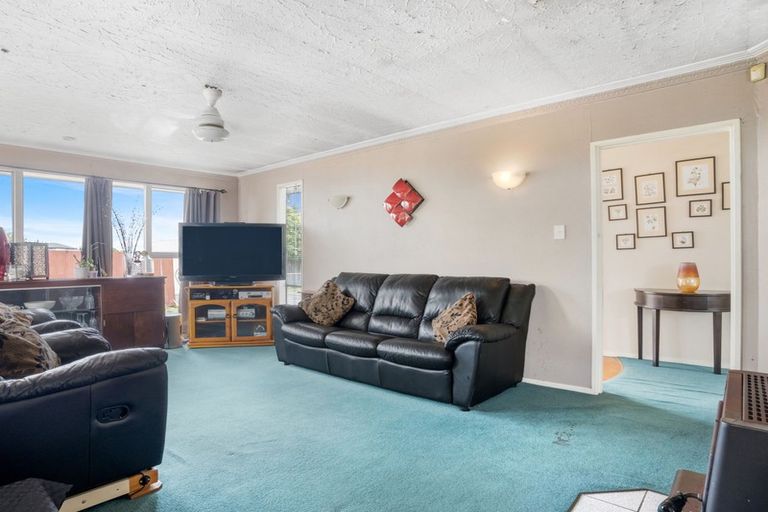 Photo of property in 23 Farnborough Street, Aranui, Christchurch, 8061
