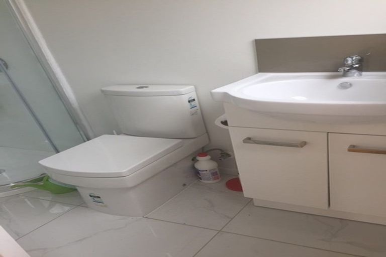 Photo of property in 49 Tawa Road, Kumeu, 0891