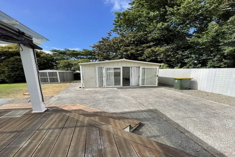 Photo of property in 25 Portadown Avenue, Pakuranga Heights, Auckland, 2010
