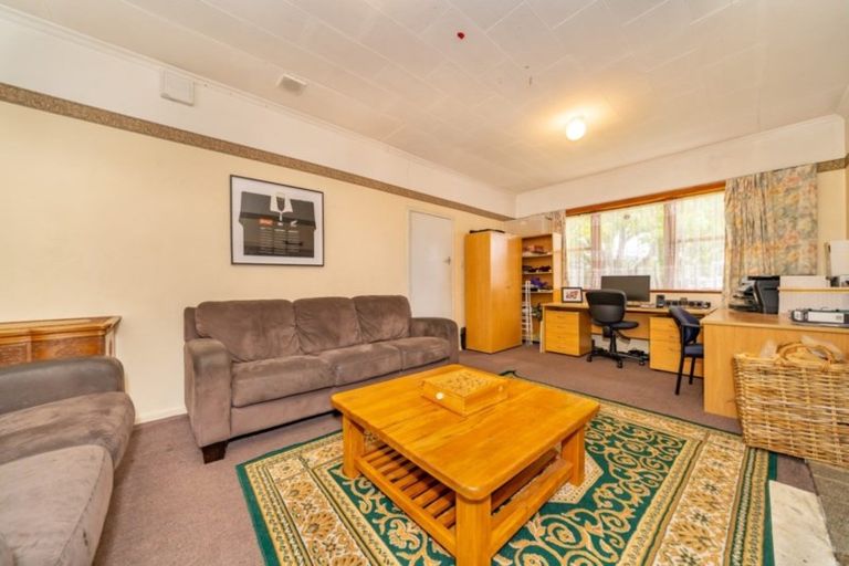 Photo of property in 43 Seddon Street, Wallaceville, Upper Hutt, 5018