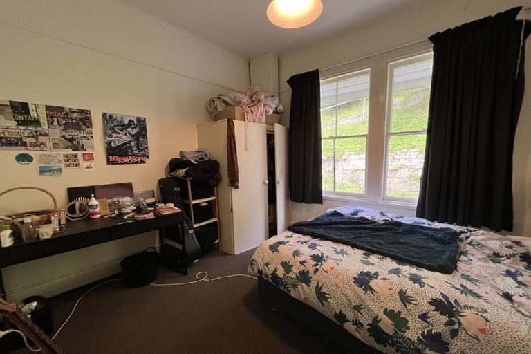 Photo of property in 151 Kelburn Parade, Kelburn, Wellington, 6012