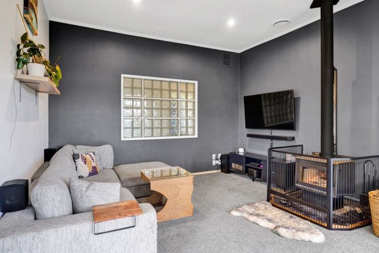 Photo of property in 17 Konini Street, Inglewood, 4330