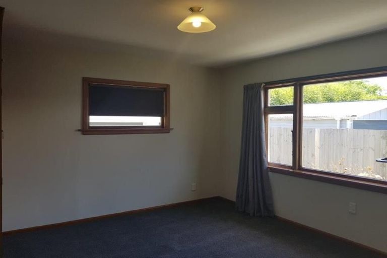 Photo of property in 71 Bretts Road, St Albans, Christchurch, 8052