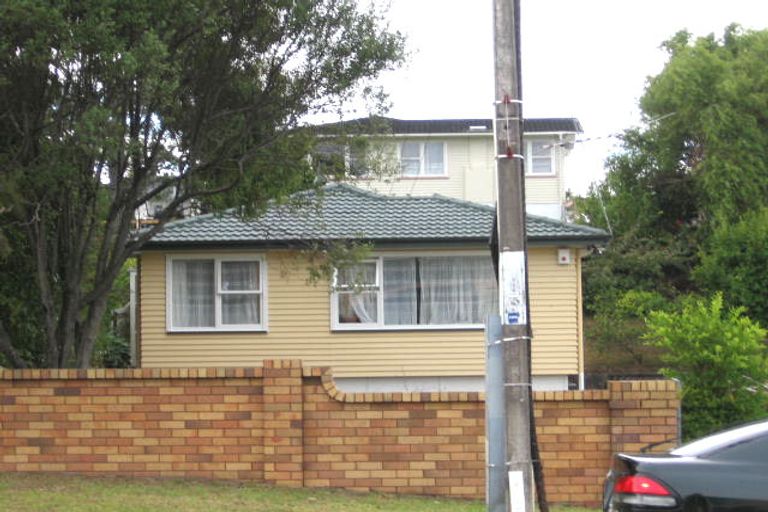 Photo of property in 178 Sunnynook Road, Totara Vale, Auckland, 0627